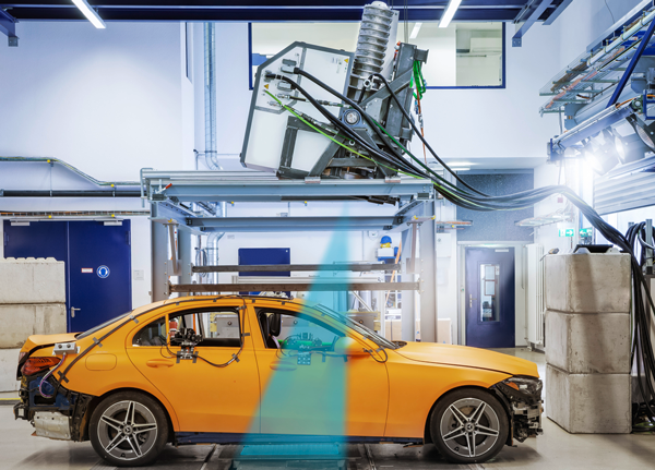 Mercedes-Benz Demonstrates Use of X-Rays in Crash Tests | MTAQ